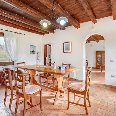 2 Bedroom Awesome Home In Taglio Di Po Ro Porto Viro Eksteriør billede