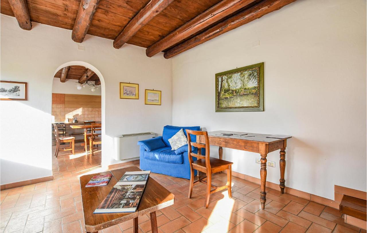 2 Bedroom Awesome Home In Taglio Di Po Ro Porto Viro Eksteriør billede