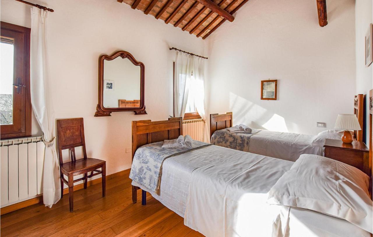 2 Bedroom Awesome Home In Taglio Di Po Ro Porto Viro Eksteriør billede