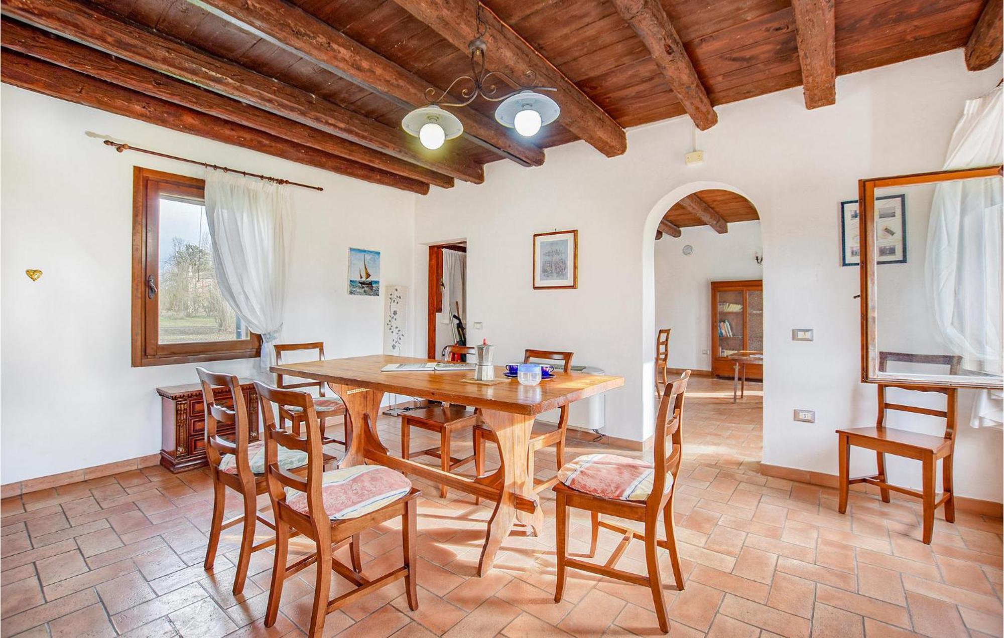 2 Bedroom Awesome Home In Taglio Di Po Ro Porto Viro Eksteriør billede